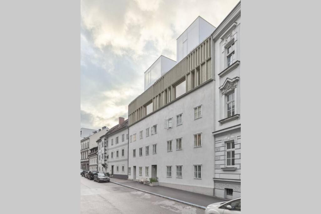 Stilvoll Und Luftig Im Herzen Von Linz Buitenkant foto